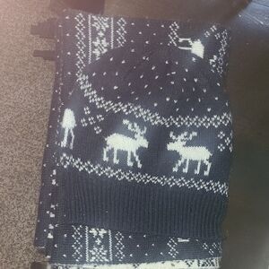 Abercrombie & Fitch Black and White Knit Hat